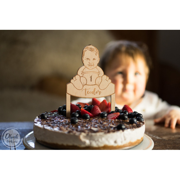 Ozdoba na tortu k narodeninám s menom, vekom a tvárou Vášho dieťatka