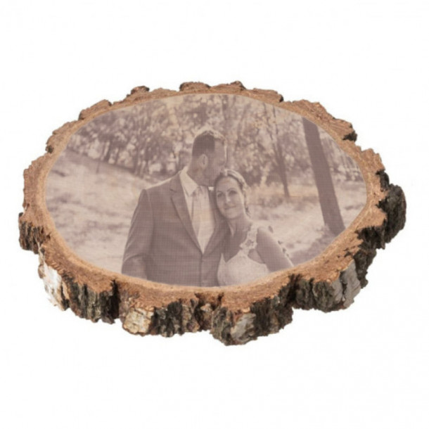 Dřevěná podložka z kmene břízy s vygravírovanou fotografií k Vašemu výročí, s kůrou 8-10 cm